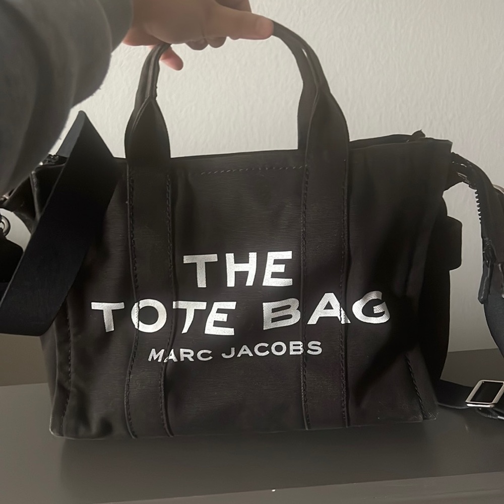 Marc Jacobs tote bag (NEED GONE)